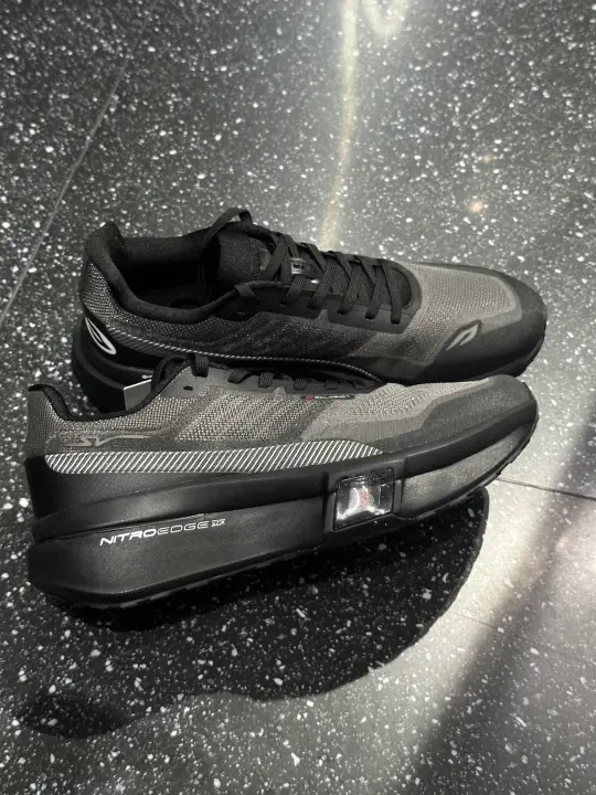 Eclosion 空速跑鞋