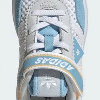 adidas婴童鞋：安全与时尚并行