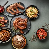 周黑鸭 vs 绝味？我们汇总了156位用户真实观点，答案出人意料