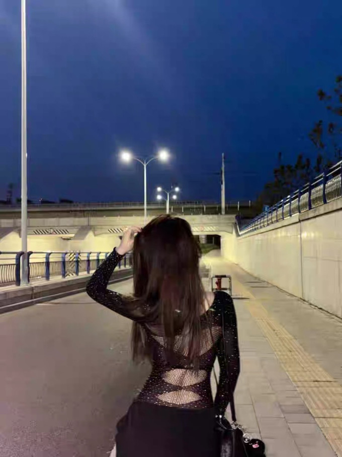 女上装