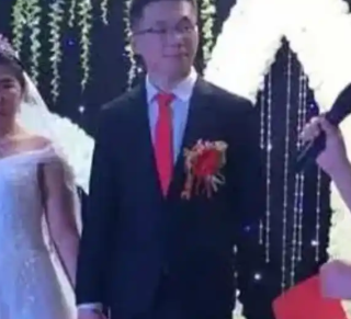 DNF圈“金牌肝帝”离婚始末：养妻8年被当提款机，低血糖换嘲讽！