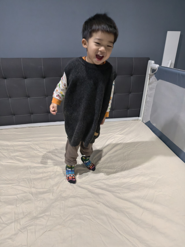 床单跑偏、找不到长短边，换了这款床笠以后再也没有这些烦恼