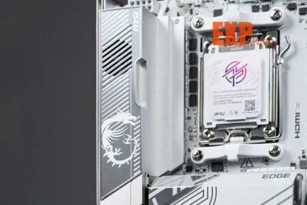 微星X870I刀锋钛主板评测：从供电到扩展全面升级，内存频率轻松破万