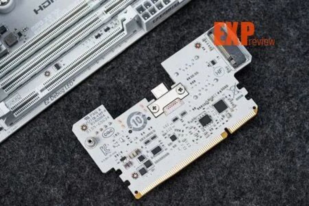 微星X870I刀锋钛主板评测：从供电到扩展全面升级，内存频率轻松破万