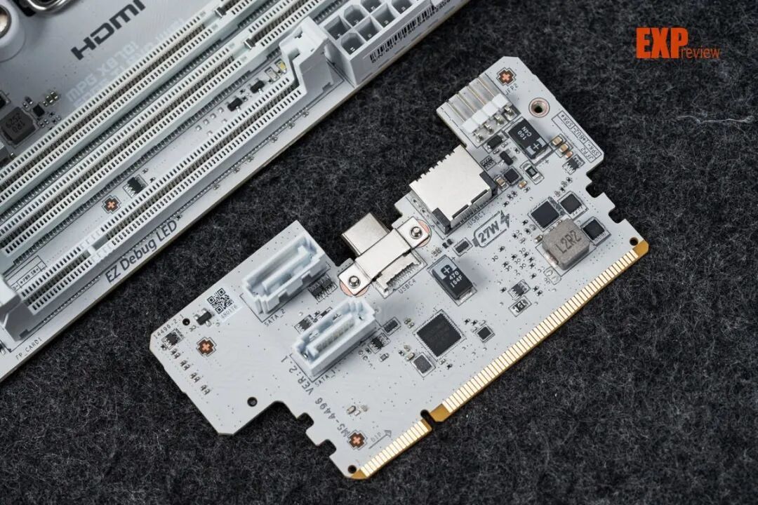 微星X870I刀锋钛主板评测：从供电到扩展全面升级，内存频率轻松破万