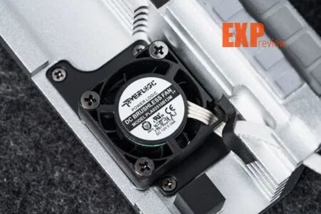 微星X870I刀锋钛主板评测：从供电到扩展全面升级，内存频率轻松破万