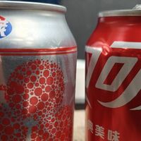 珍珍荔枝味汽水和可乐，你们爱喝哪个？