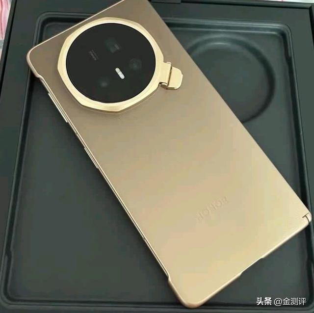 折叠屏终极对决！华为MateX7与荣耀MagicV5，4000元差价怎么选？