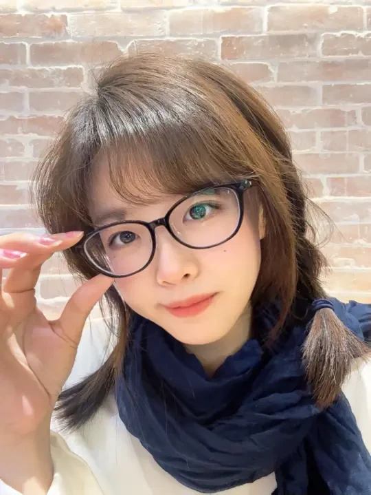 姐妹们都来康康我新配的眼镜！