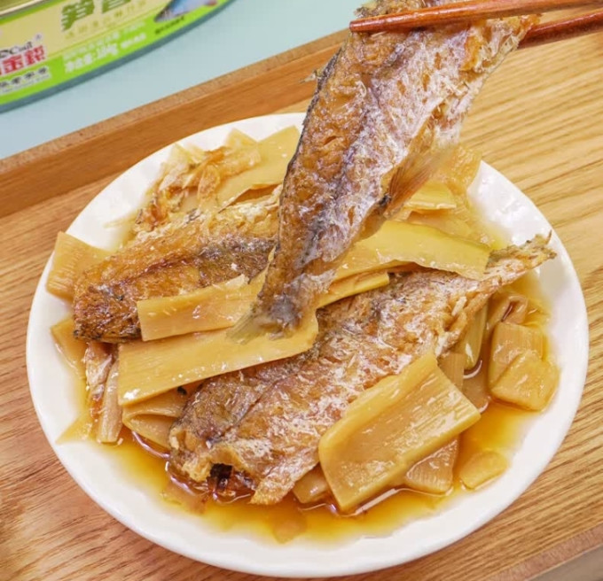 鹰金钱肉类罐头