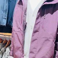 衣服类 篇零：优衣库秋冬 “懒人穿搭”：一件紫夹克，裹满松弛与质感