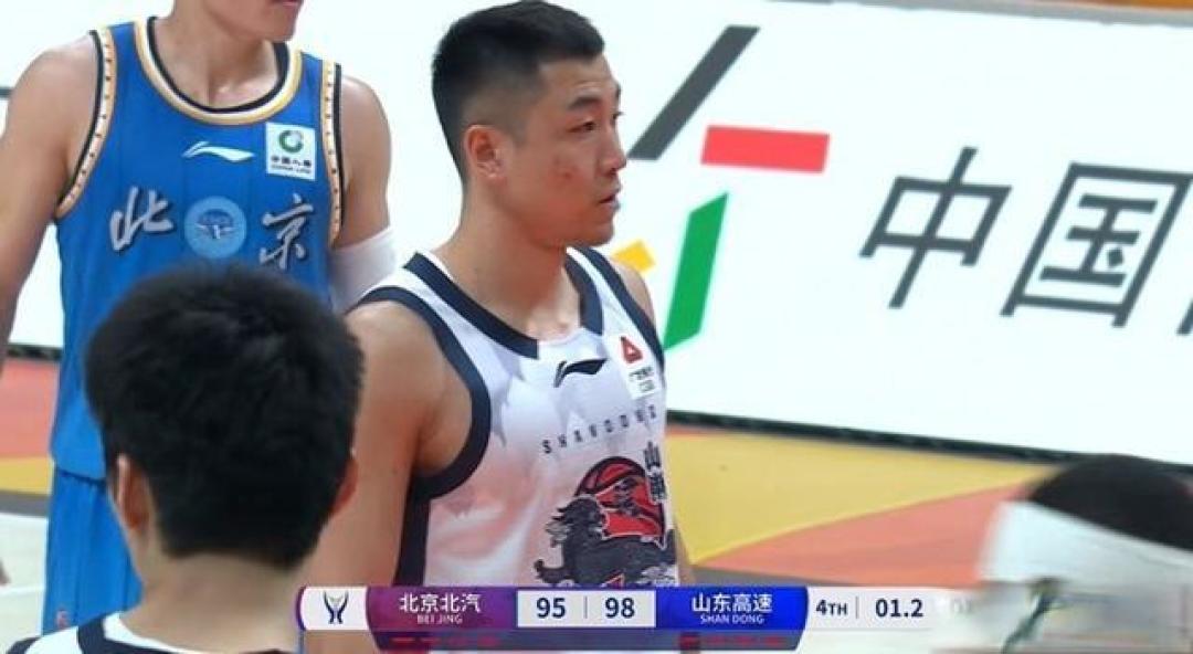高诗岩30秒5分定乾坤,山东男篮99-95险胜北京保留晋级希望