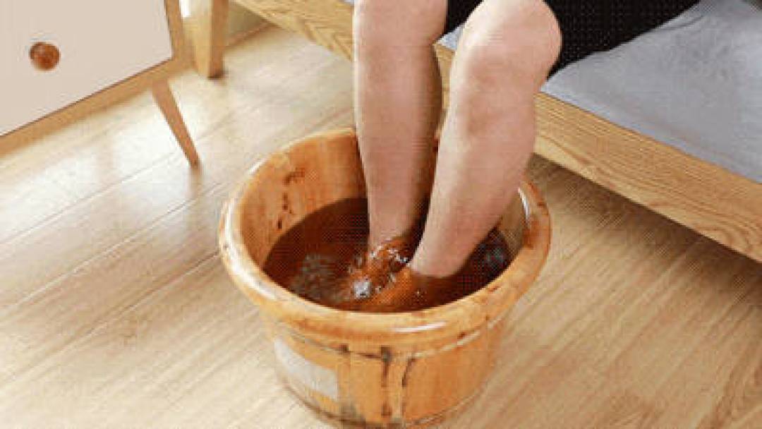 从棉拖到泡脚,解锁冬日幸福感的终极秘诀是暖脚