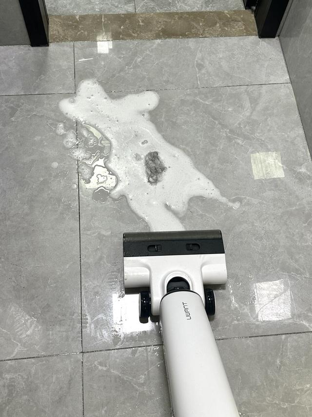 第一次用洗地机，用了两天就退了！