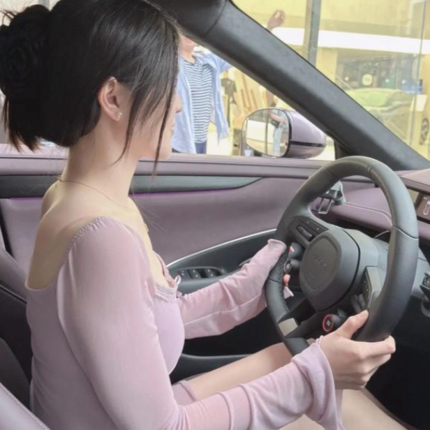 小米汽车 11 月零售销量 46249 辆，YU7 单月批发继续破三万！1200+用户观点大碰撞