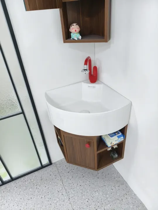 不要死磕常规浴室柜了，三角才是小户型绝配