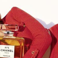 包装比液体贵3倍，千元香水的“贵”全是套路，国人心里的高级香就这几类