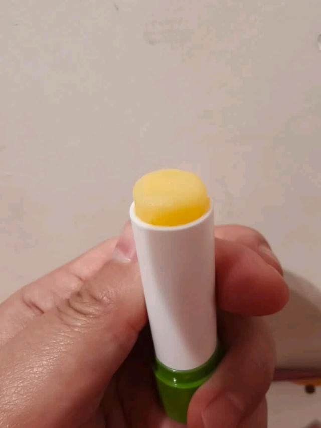 宝宝秋冬润唇刚需：润本护唇膏太安心