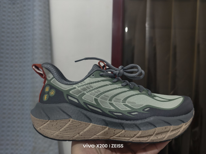 必迈跑鞋