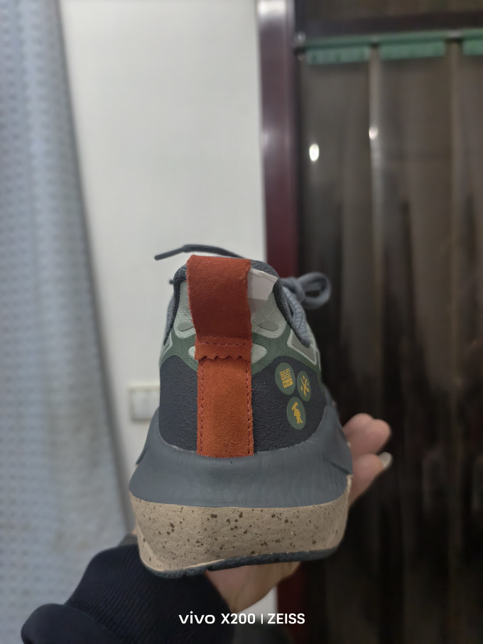 必迈跑鞋