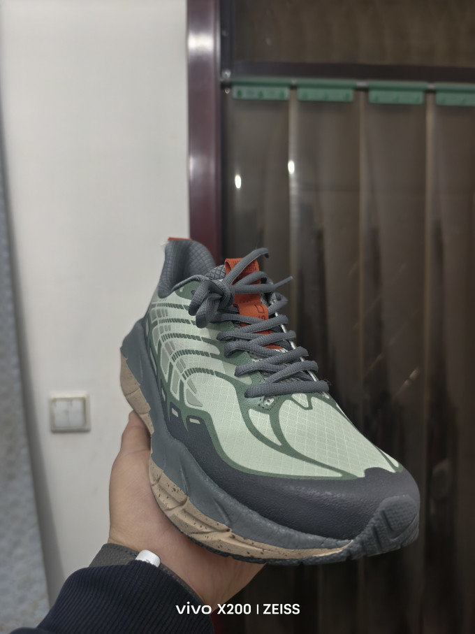 必迈跑鞋