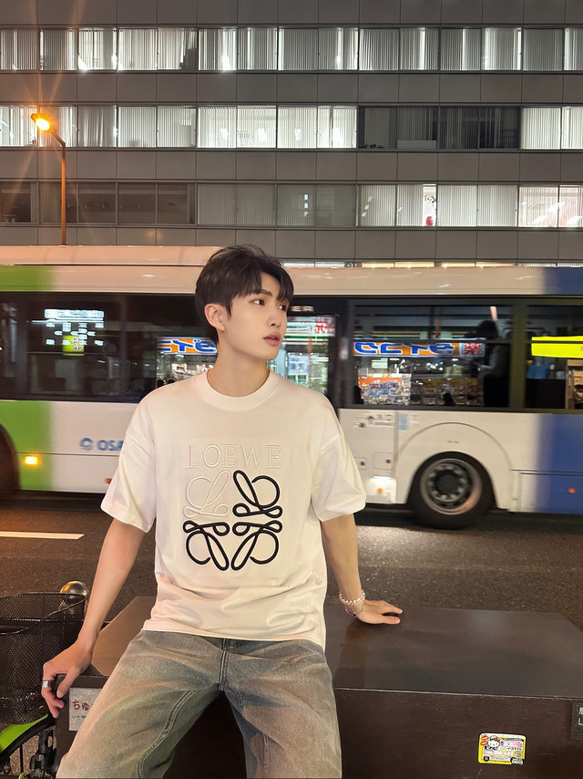 喜欢奔波、喜欢探索✈️
喜欢走遍世界的角角落落
去找寻自己心底的共鸣
马尔代夫的海、芭提雅的夏
都是想要留住的帧帧瞬间

每一次起飞降落前
我都有属于自己的“仪式感”
一种用物品留住记忆的独特方式
选