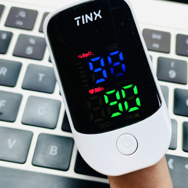 血氧仪购买哪款好？町石tinx血氧仪，为老爸健康保驾护航