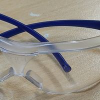 3M防护眼镜：物理世界的视觉守护