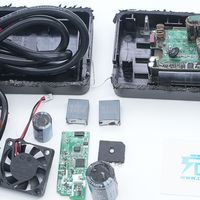 内部灌胶处理光清理就要花小半天，小牛电动280W新国标充电器拆解