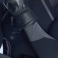 单板党雪场暖手救星 松野湃滑雪闷子手套实测真香