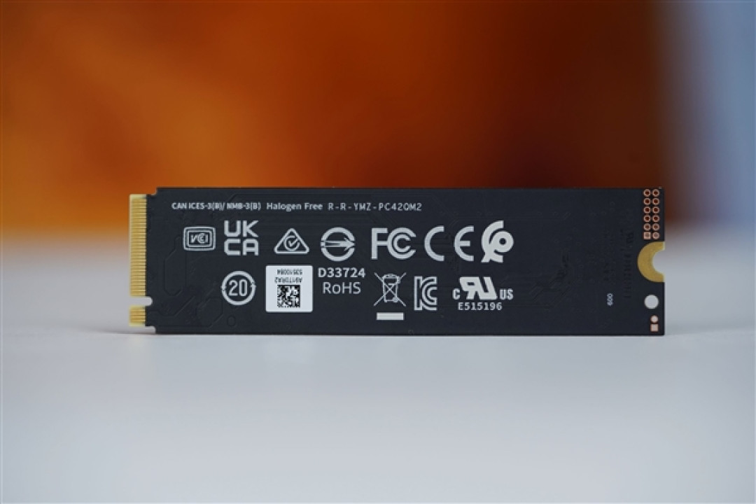 疾速7000MB/s!长江存储PC42Q 1TB SSD图赏