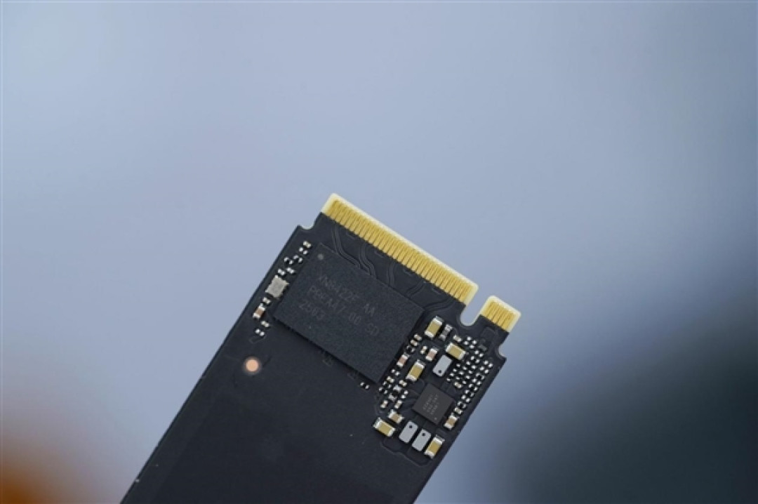 疾速7000MB/s!长江存储PC42Q 1TB SSD图赏