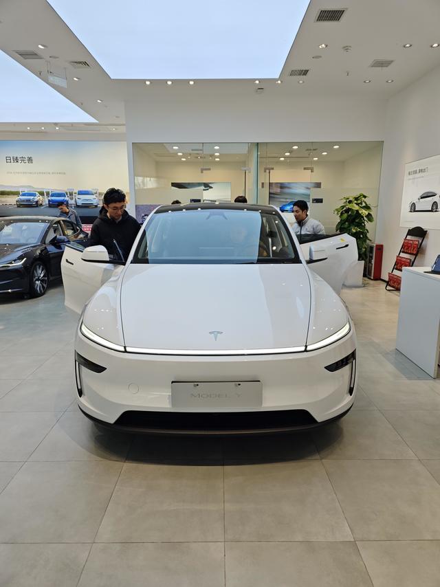 新款特斯拉Model Y实车体验！这些升级真的戳人