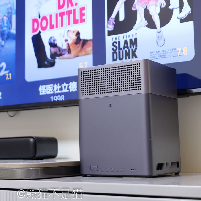 客厅摆件？换种方式追影剧，雷鸟鹤6×绿联云打造家庭观影新革命