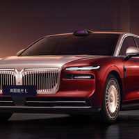 岚图追光L中大型轿车发布，1400km续航+华为智驾，27.99万起！