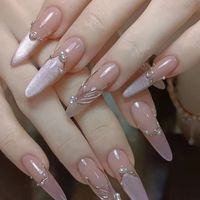 穿戴甲：精致仙女风还是过度装饰？1200+用户观点大PK