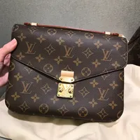 Coach中古包是'性价比之王'还是'贬值陷阱'？1000+用户观点大PK