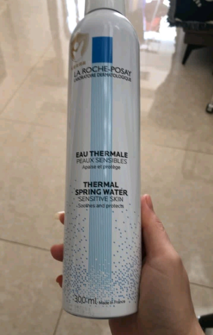 理肤泉喷雾
