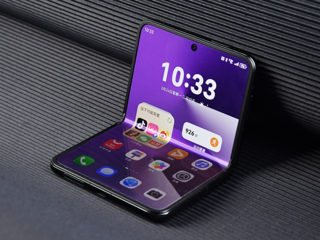 ZOL推荐2025年度形态探索折叠屏:HUAWEI Pura X