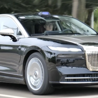 岚图追光L上市27.99万，卢放称其为中国豪华轿车市场的“破晓”之作？全网观点大碰撞