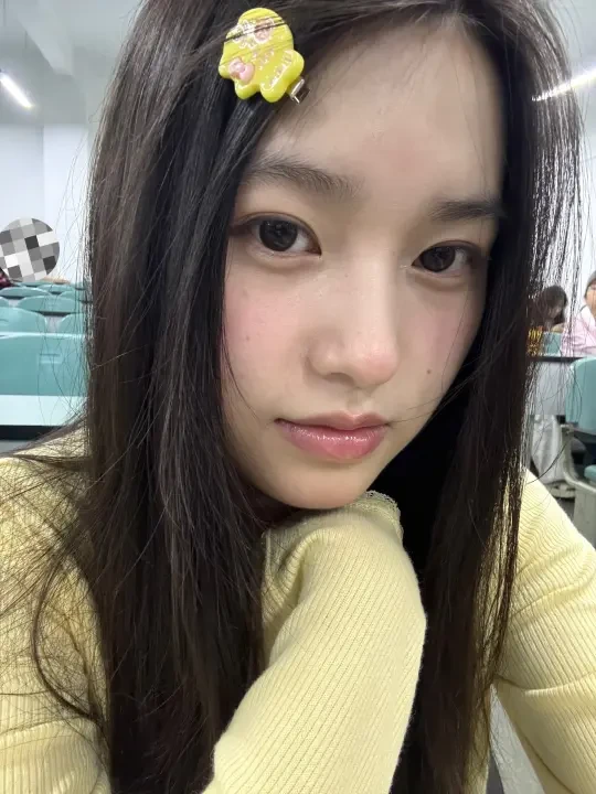 朋友说素颜更好看