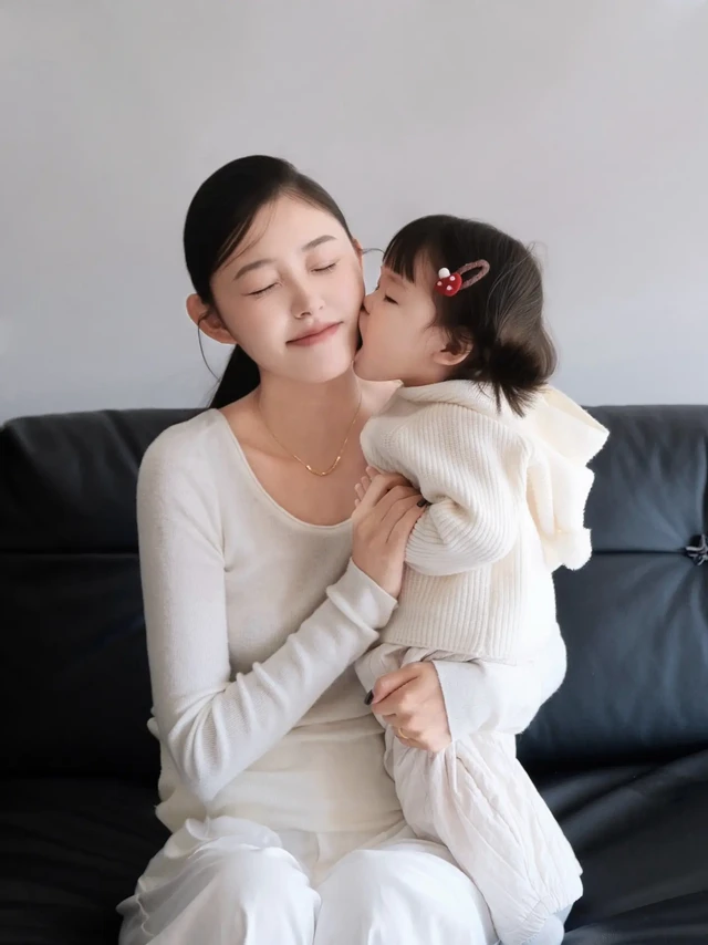 带娃变美两不误，敏感肌妈妈的抗老指南