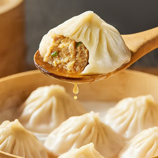 冬日暖娃早餐秘籍！思念灌汤小笼包，一口鲜汁超幸福