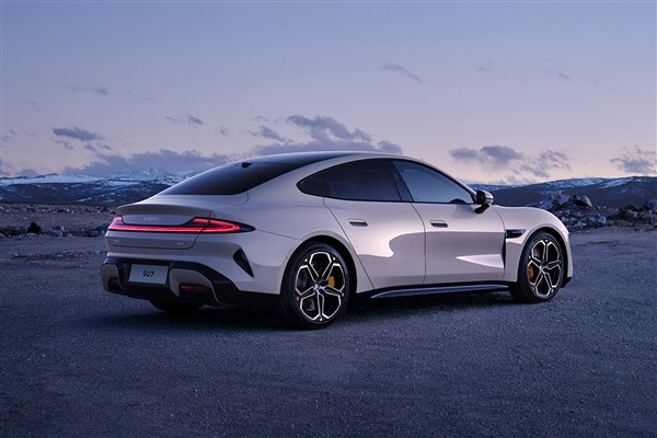 雷军否认小米发明准新车：只是沿用了同行的名字