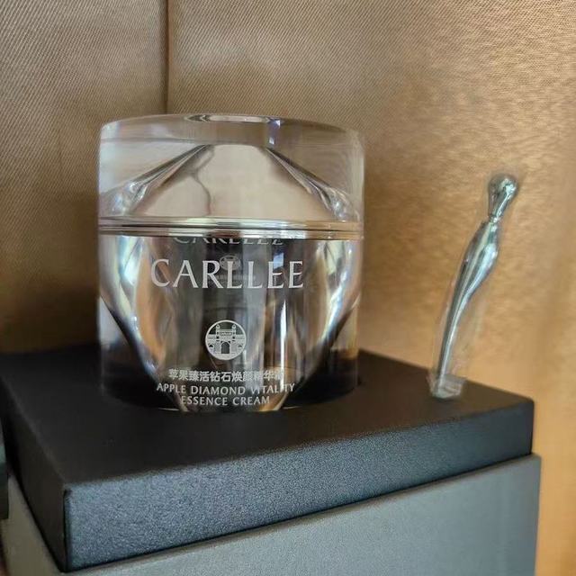 谁懂啊！30+脸垮救星被我挖到了！CARLLEE苹果霜封神实录