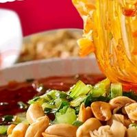 冬日酸辣粉：味蕾的温暖狂欢