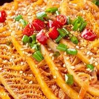 深夜食堂的叛逆者：当红油毛肚在舌尖掀起风暴