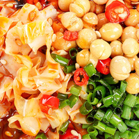 一口穿越锦里巷：阿宽锦里古街酸辣粉湿粉四连包评测