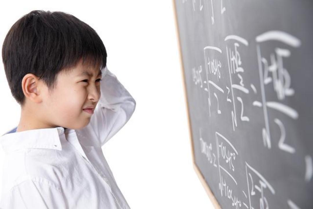 面对沉迷手机的孩子,从“敌人”变“队友”才是破局关键
