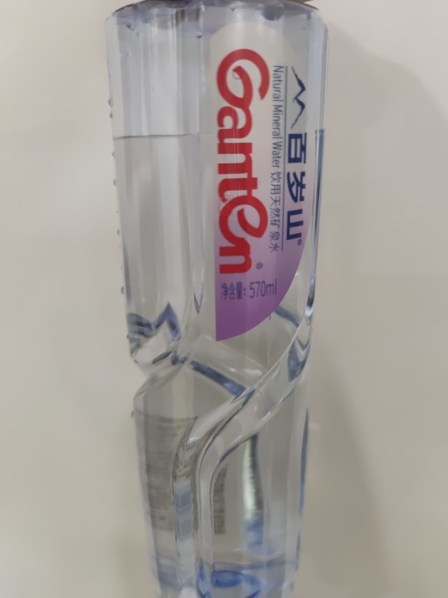 百岁山矿泉水，补充矿物质